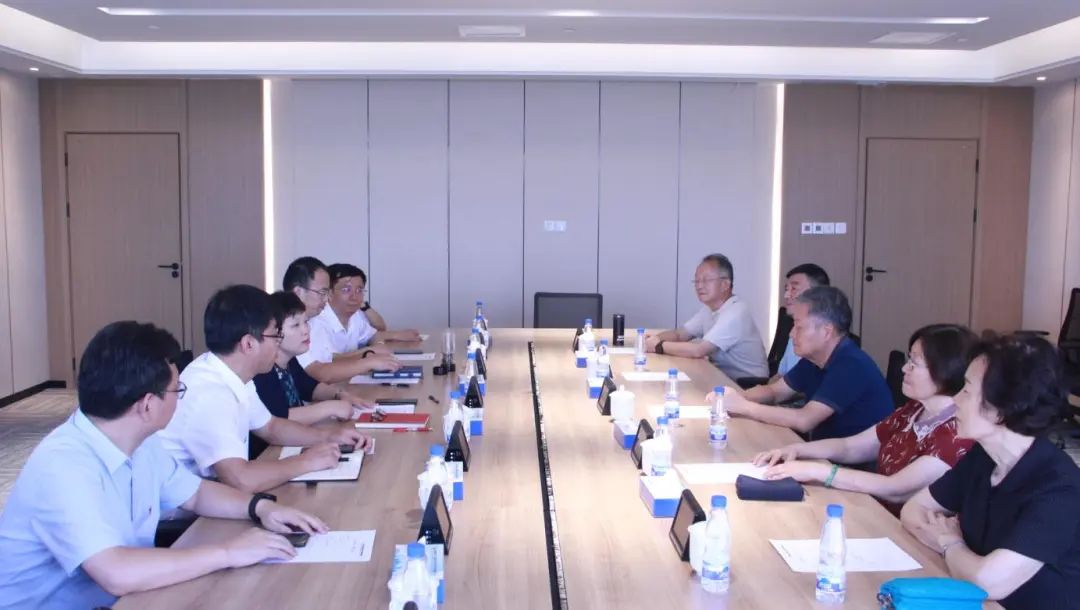 退休老领导座谈会-1.jpg