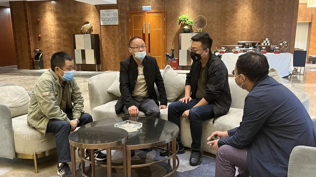 公司专家组驰援泸定震中——磨西镇-3.jpg