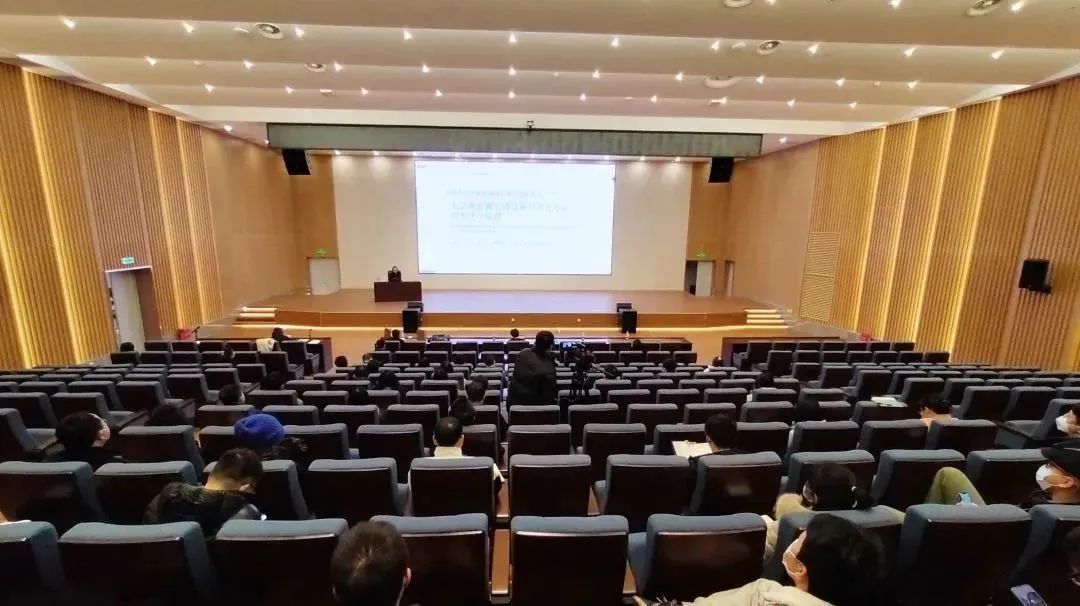 1214 胡昂受邀到公司作专题报告.jpg